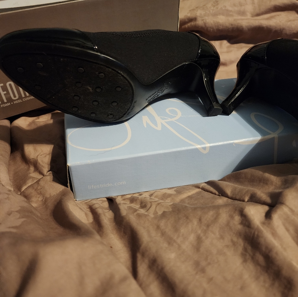 Lifestyle Black Heels - Picture 4 of 6